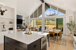 Suncadia Luxury Cabin with Hot Tub, Fire pit & EV