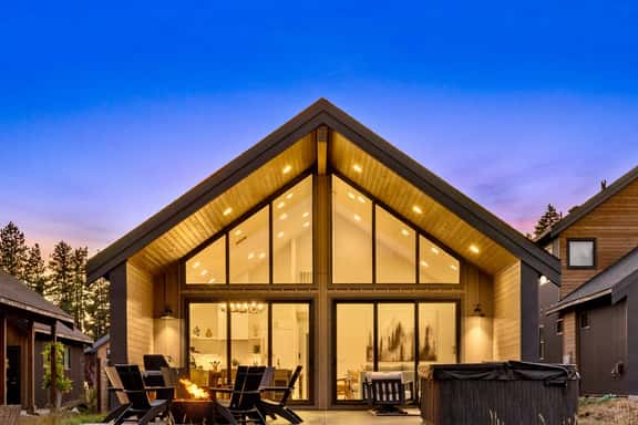 Suncadia Luxury Cabin with Hot Tub, Fire pit & EV - Image 1